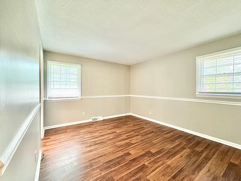 5303 Ainsworth Dr — Photo 12