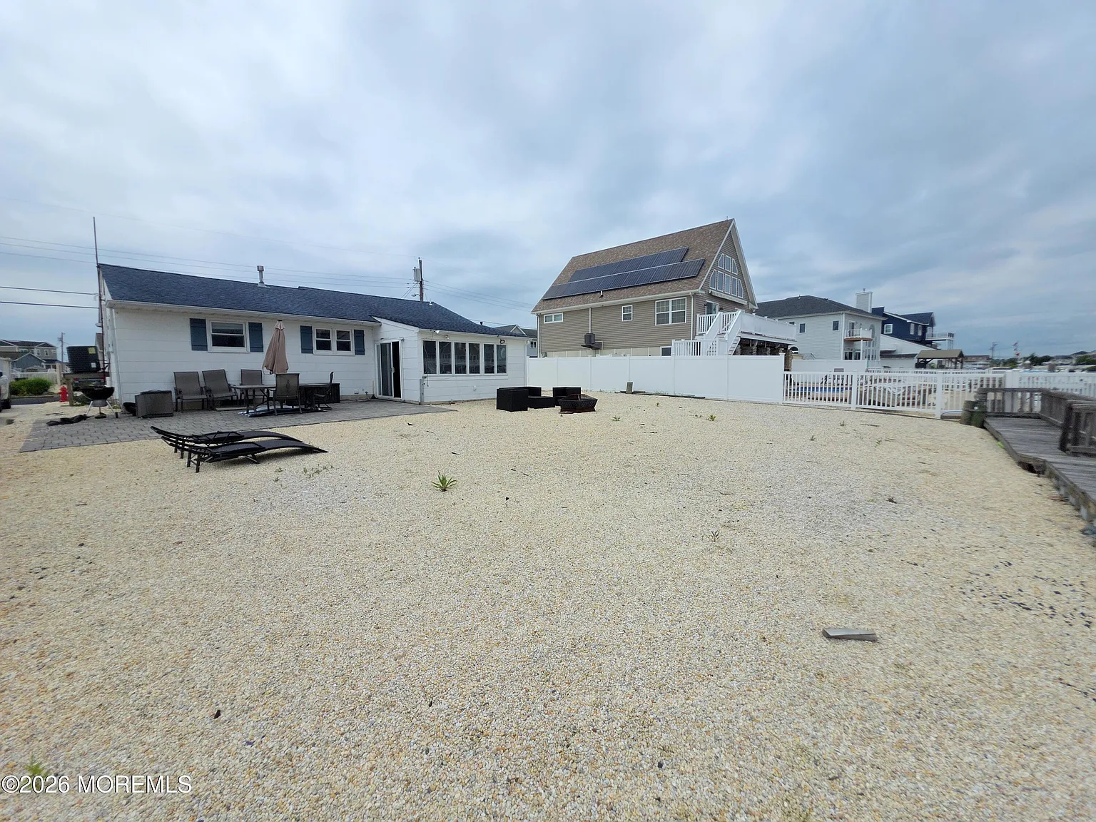 3 bed, 1024 sqft, $2,700 — Photo 4