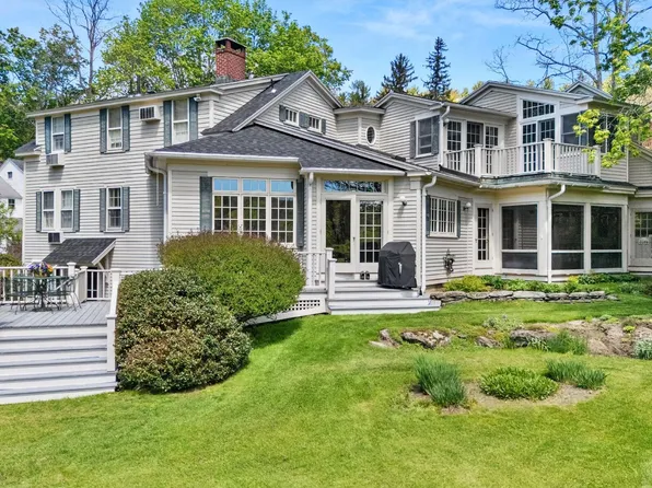 1571 Pleasant St, Lee, MA 01238