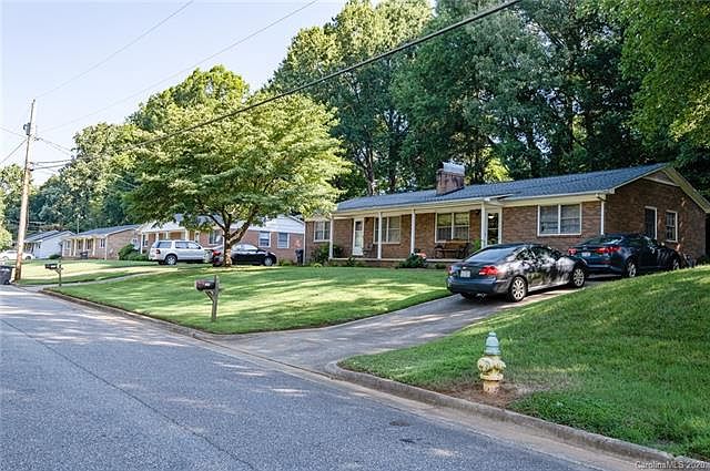 1st image of 308-316 Holland Cir