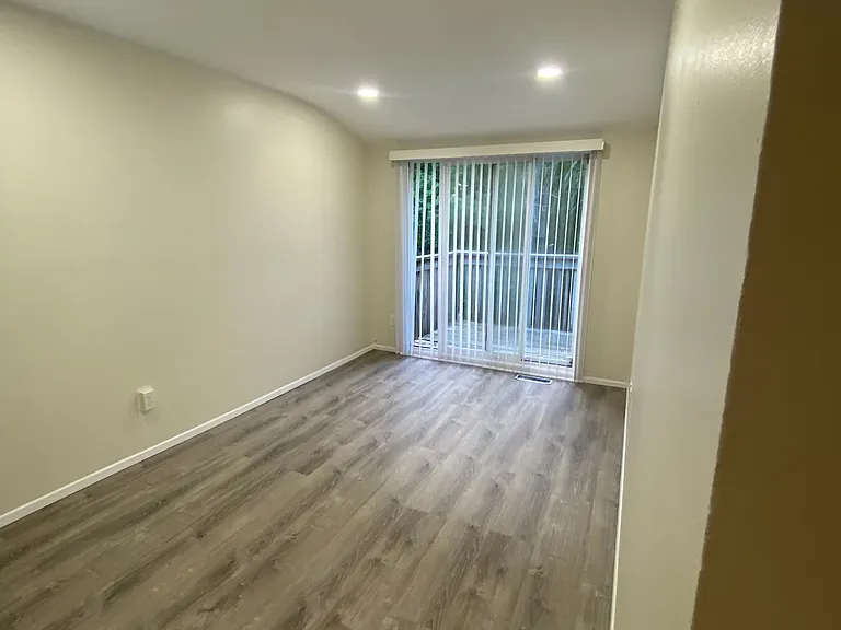 230 Hill Rise — Photo 4