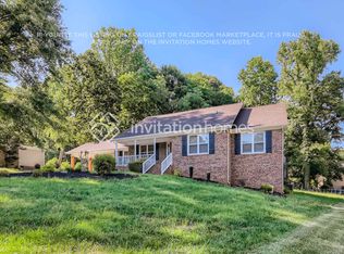 6837 Van De Rohe Dr, Charlotte, NC 28215