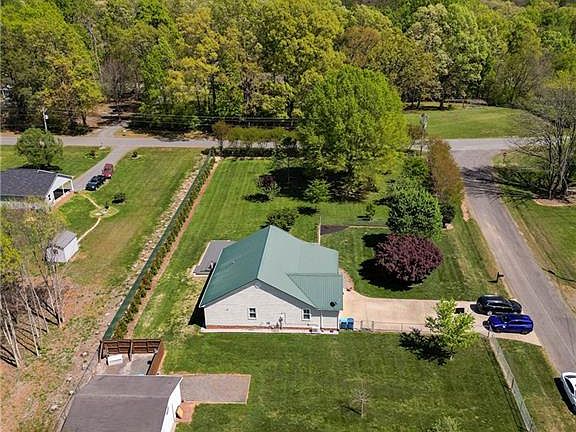 2nd image of 116 Towery Rd