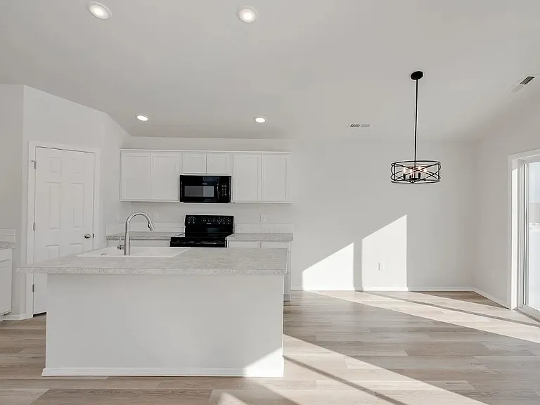 13537 Pierce Ct — Photo 3