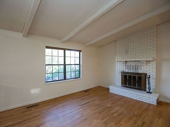 2nd image of 2913 Eastborough Dr