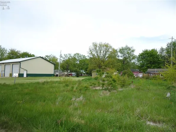 1555 W Lakeshore Dr, Pt Clinton, OH 43452