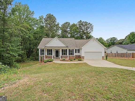3rd image of 504 Iris Way