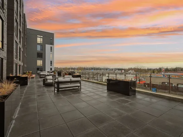 Koz on Alderwood Mall Blvd