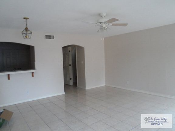 2nd image of 2507 Chuparosa Ct APT B