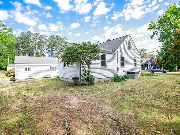 209 Pennington Blvd — Photo 9