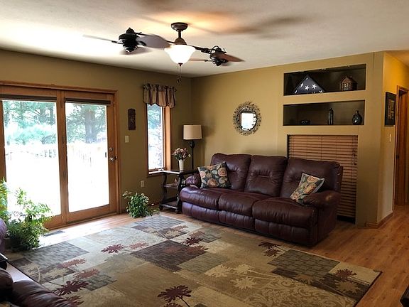 3rd image of 515 S Violet Ct