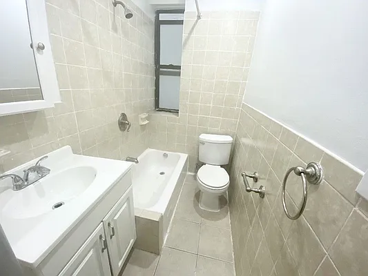 Rented by Ledvech Group | media 8