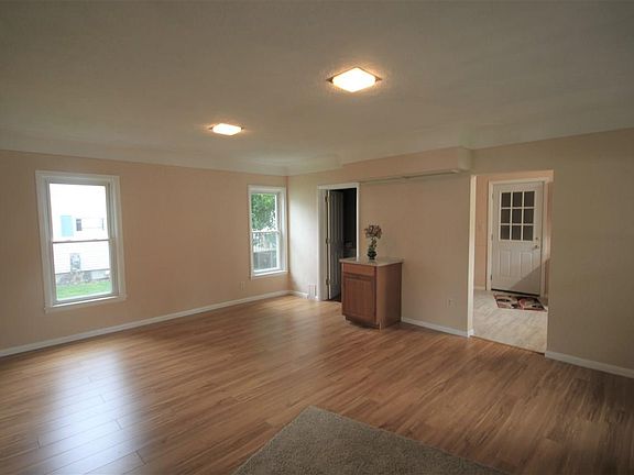 3rd image of 314 Mill St