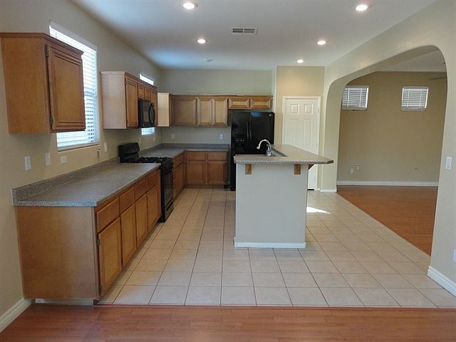 2nd image of 33 Mace Cir