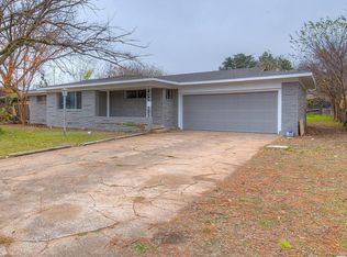 811 Elizabeth Blvd, Granbury, TX 76048