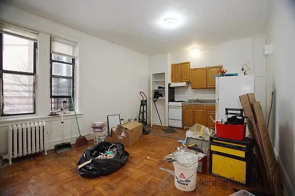 Rented by Norman Raindel, LREB | media 1
