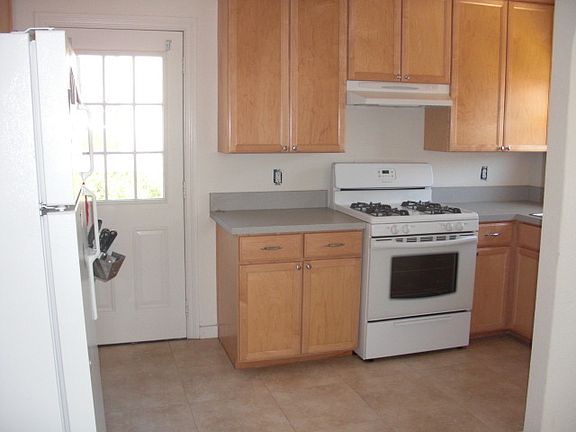 3rd image of 32nd St #4639