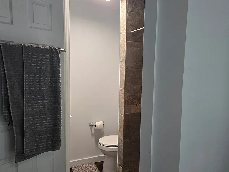 1304 Valley View Dr #1 — Photo 5