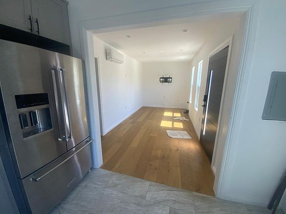 4th image of 2229 W 29th Pl