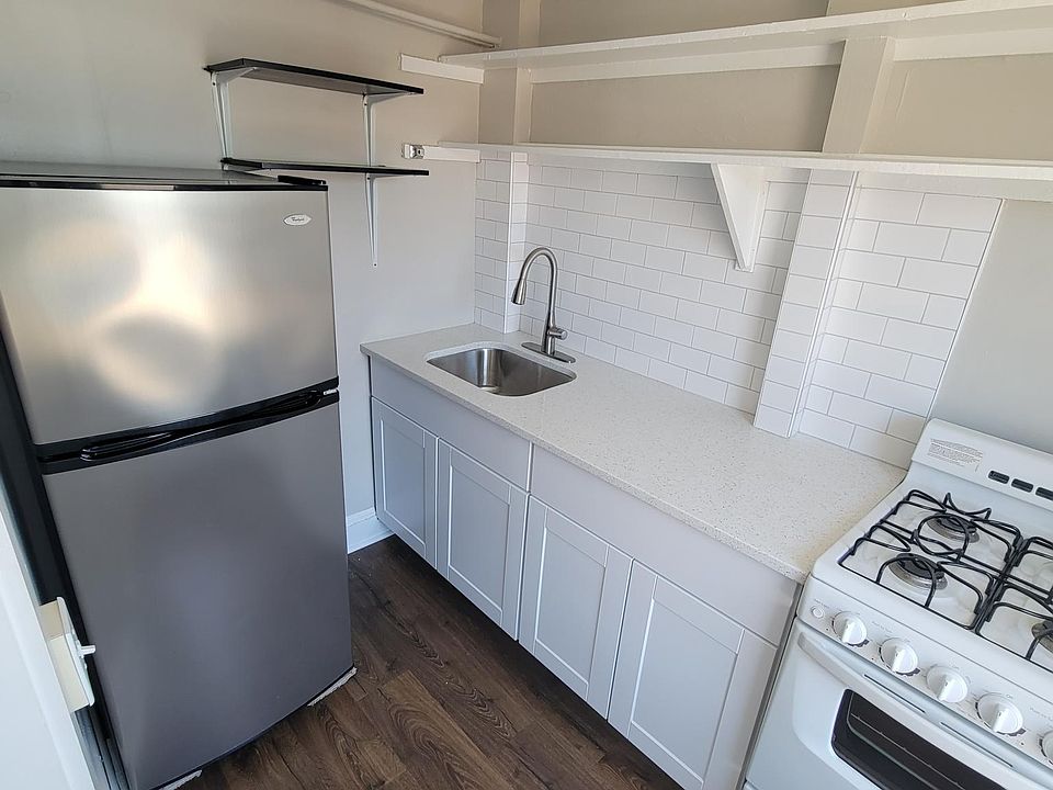 1st image of 126 Prince George St #4