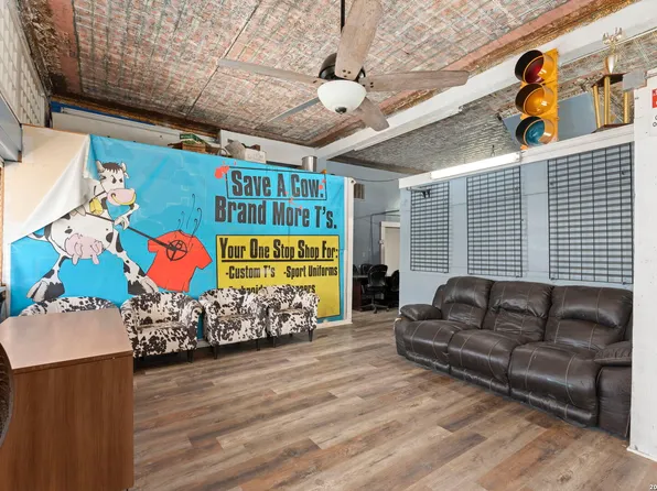 1720 S Presa, San Antonio, TX 78210