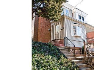 7027 Shelbourne St, Philadelphia, PA 19111