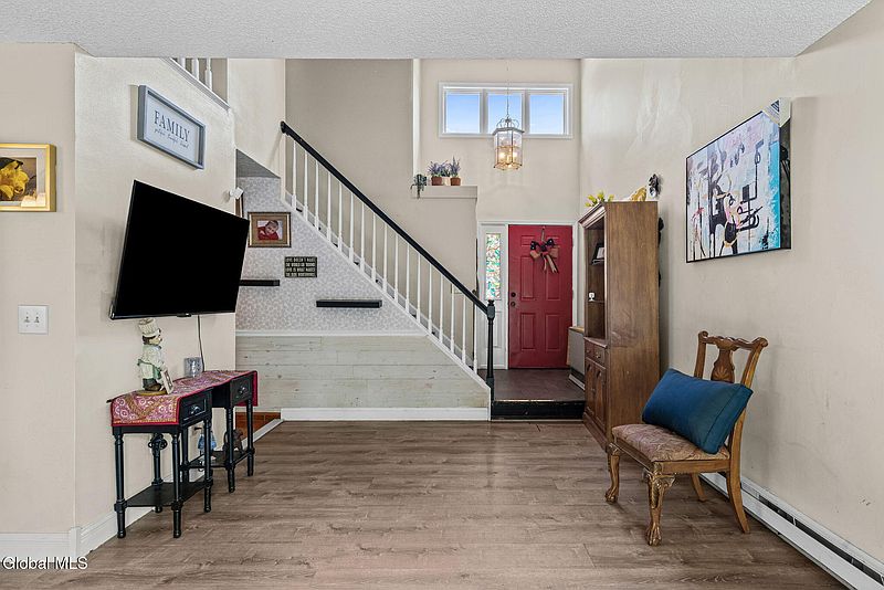5th image of 7 Crowsnest Court