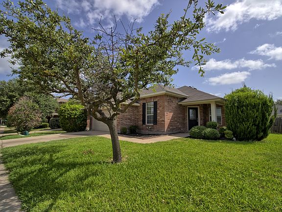 4th image of 1304 Luckenbach Dr
