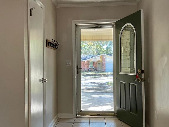 5th image of 309 Goldenrod Ct
