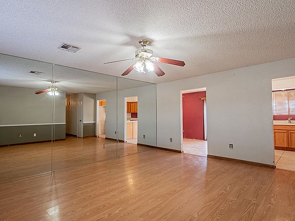 5th image of 8933 E 39th Pl