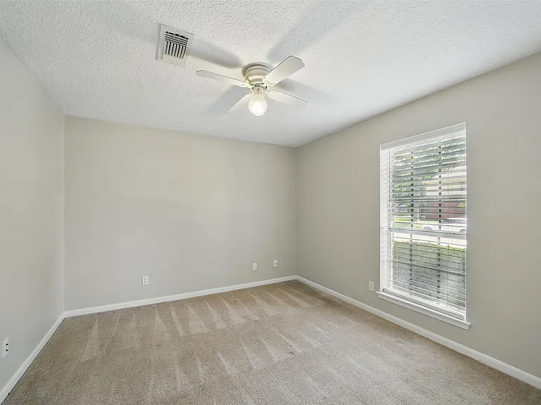 22406 Prince George St — Photo 30