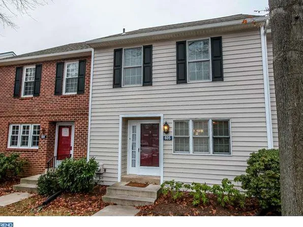 605 Meadow Ct, Glen Mills, PA 19342