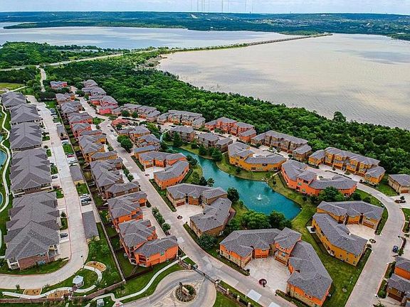 3rd image of 2615 Villa Di Lago Unit 4