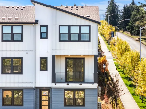 6499 NW Olympic Ln #64, Camas, WA 98607