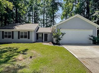 150 Running Bear Trl, Fayetteville, GA 30214