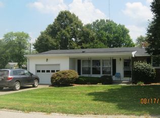 3 Sunset Dr, Flora, IL 62839