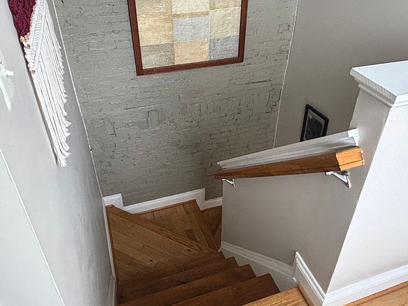 3rd image of 27 N Glover St