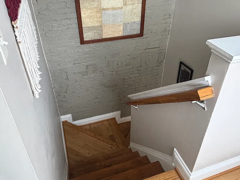 27 N Glover St — Photo 3