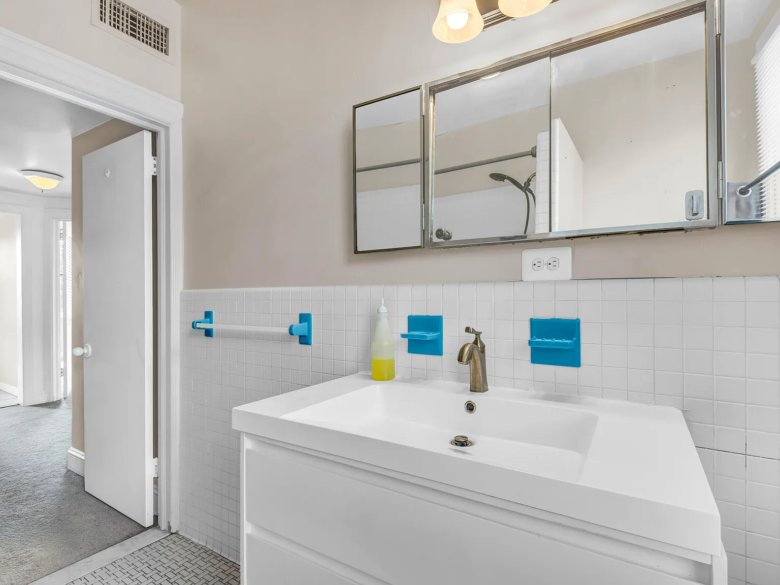 1 bed, 700 sqft, $950 — Photo 4