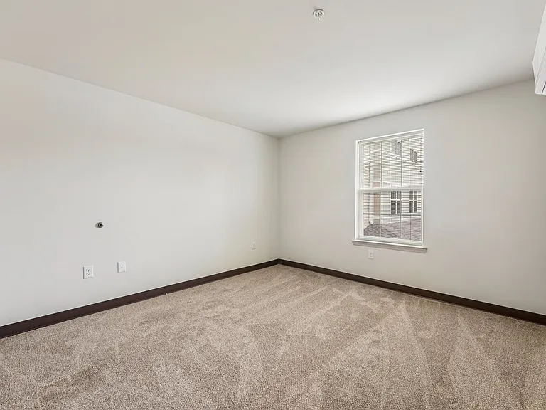 Rolling Greens Court — Photo 17