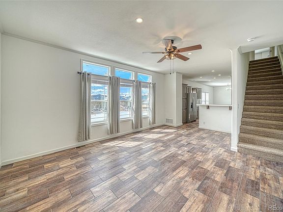 3rd image of 902 W 6 Street