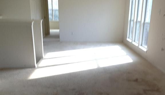 5th image of 601 Crystal Falls Dr