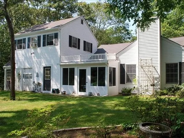 698 Franklin St, Tisbury, MA 02568