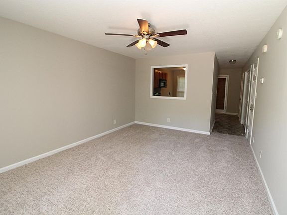 2nd image of 938 Cumberland Dr Unit C