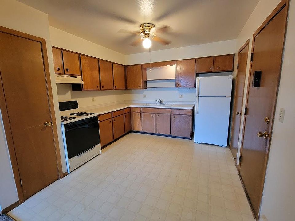 1st image of 1317 E Kilbourn Ave