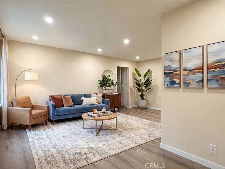 6911 Ben Ave #1 — Photo 2