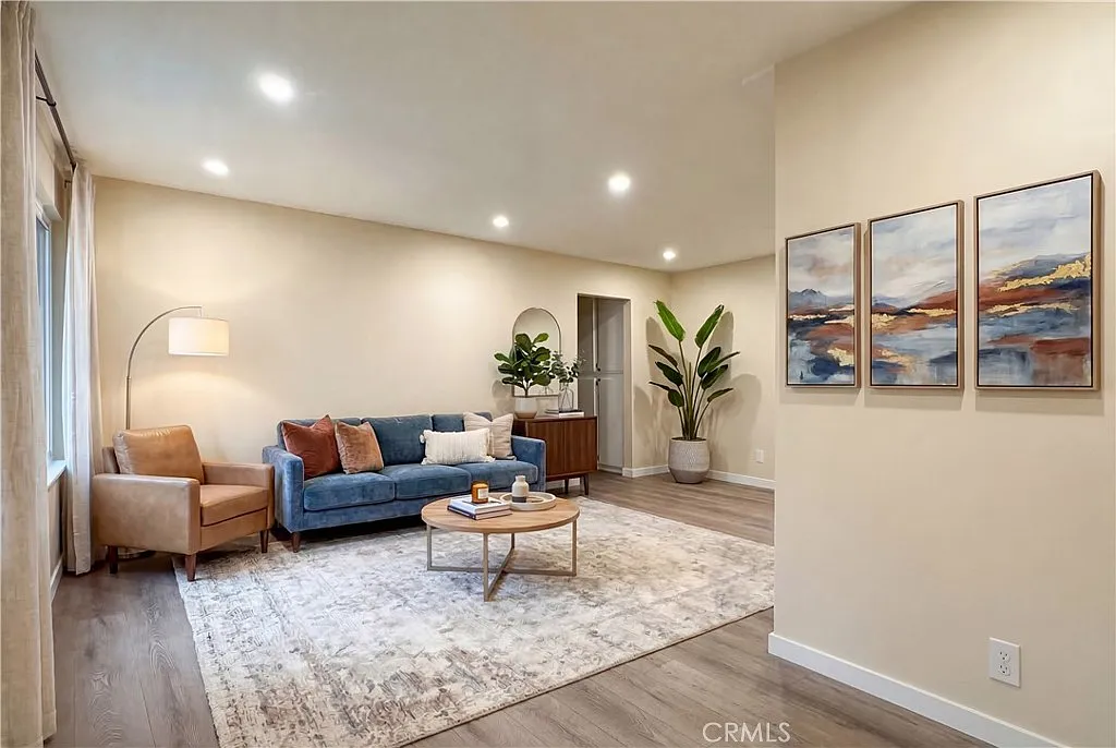 Building Photo - 6911 Ben Ave #1