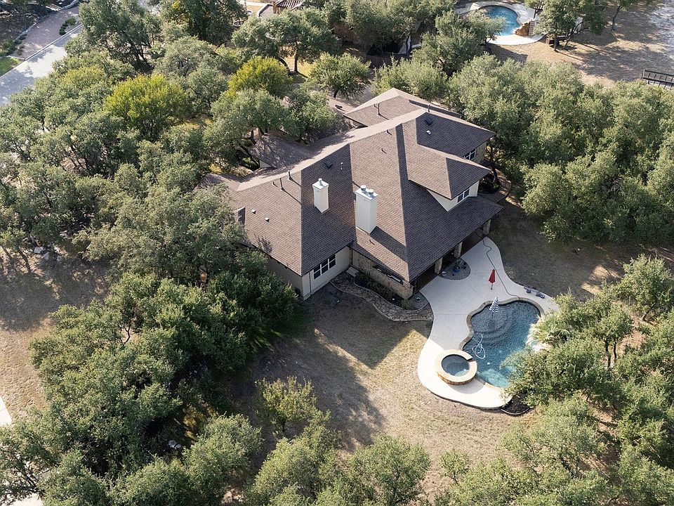 1st image of 205 Sutton Pl