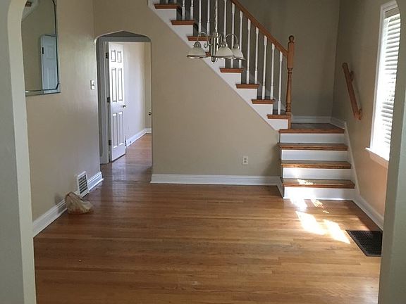 3rd image of 107 Powell Ave