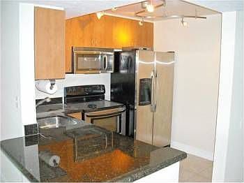 4th image of 2640 NE 135th St APT 408